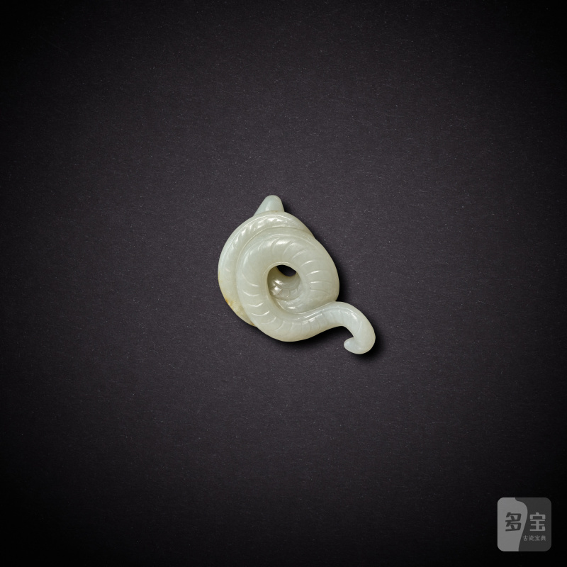 A white jade snake, Qing dynasty, 18th - 19th century | 清十八至十九世紀 白玉蛇 - 图2